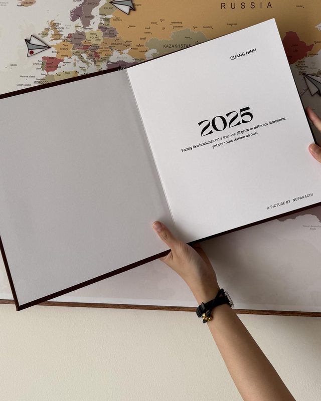 Cuốn album mở ra, album cưới Nupakachi 25x30
