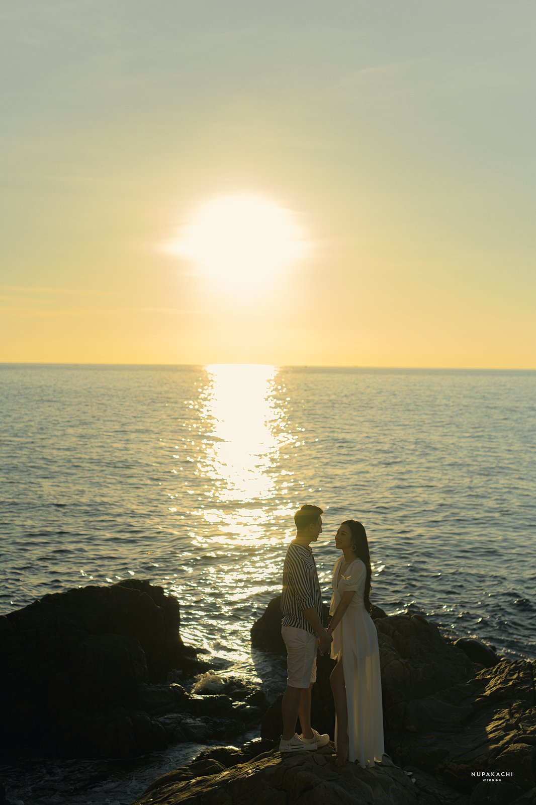 Prewedding hoàng hôn trên biển